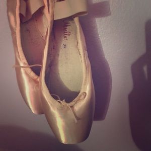 Used Pointe Shoes